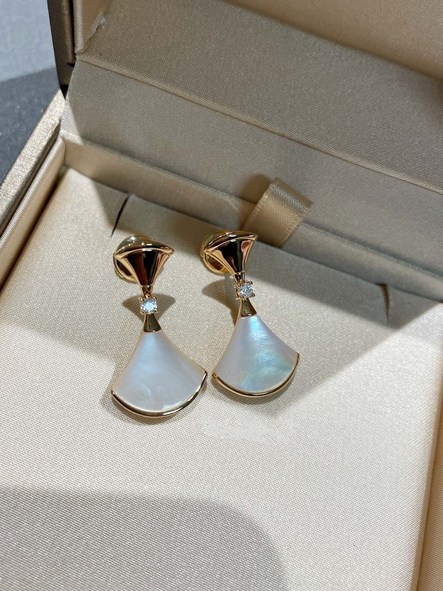 [Aurora]DREAM MOP 1 DIAMOND EARRINGS