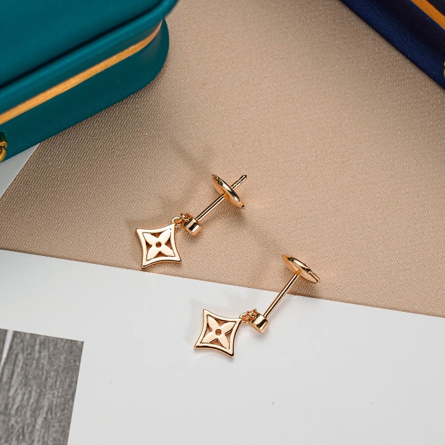 [Aurora]STAR EARRINGS GOLD