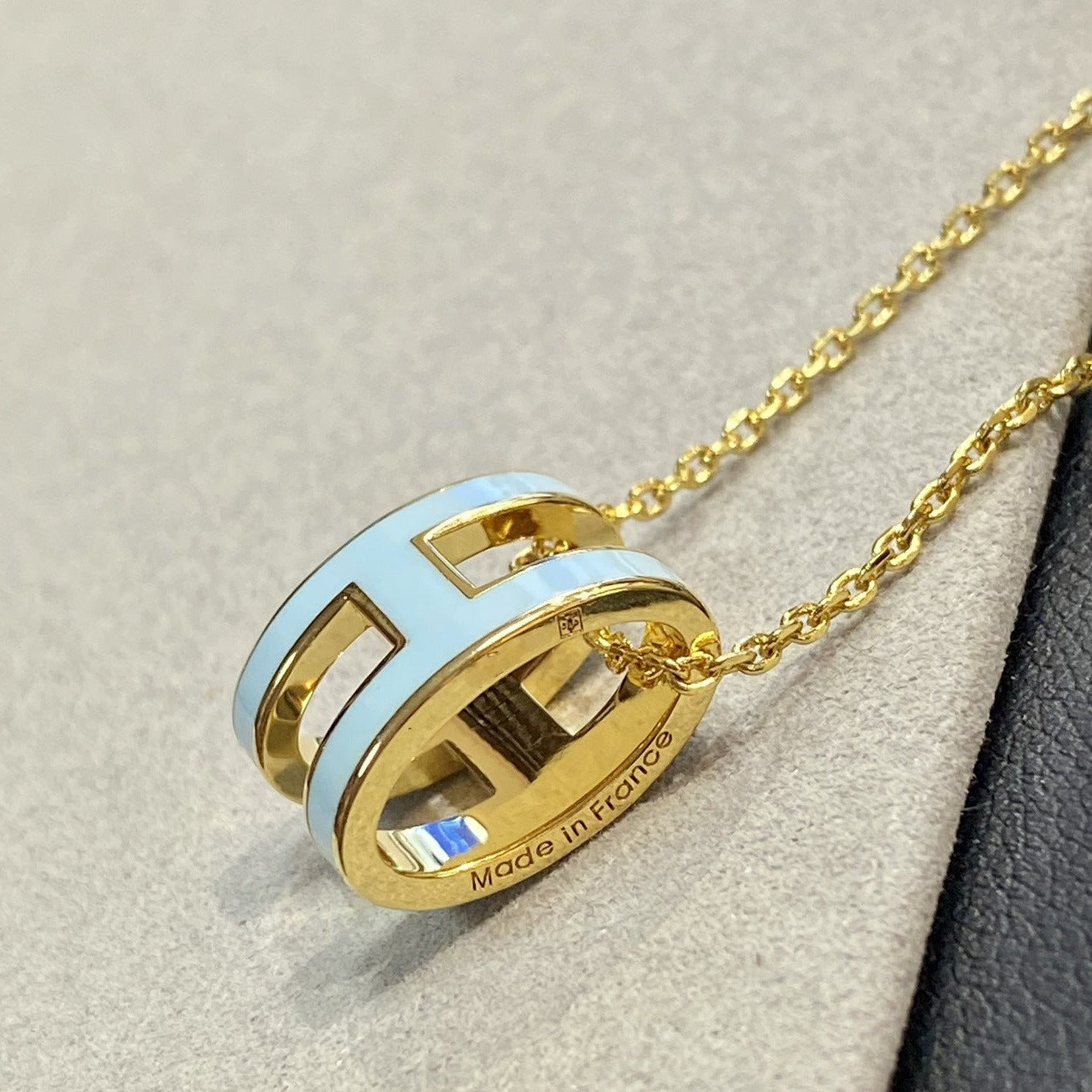 [Aurora]POP H LIGHT BLUE NECKLACE