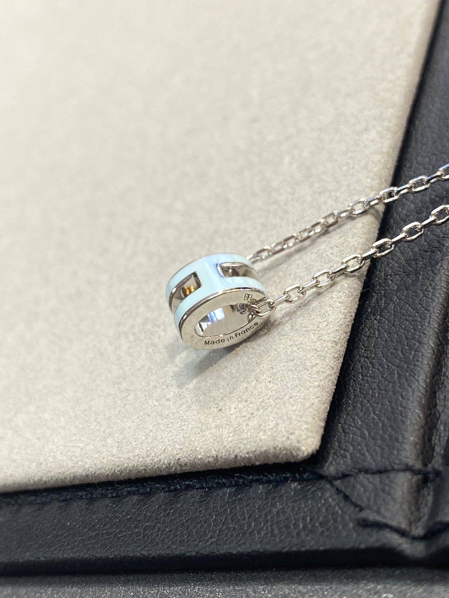 [Aurora]POP H LIGHT BLUE NECKLACE