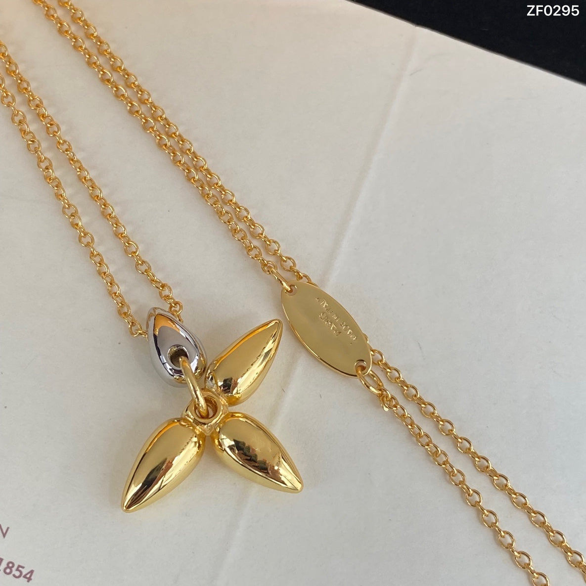 [Aurora]LOUISETTE PEDANT GOLD NECKLACE