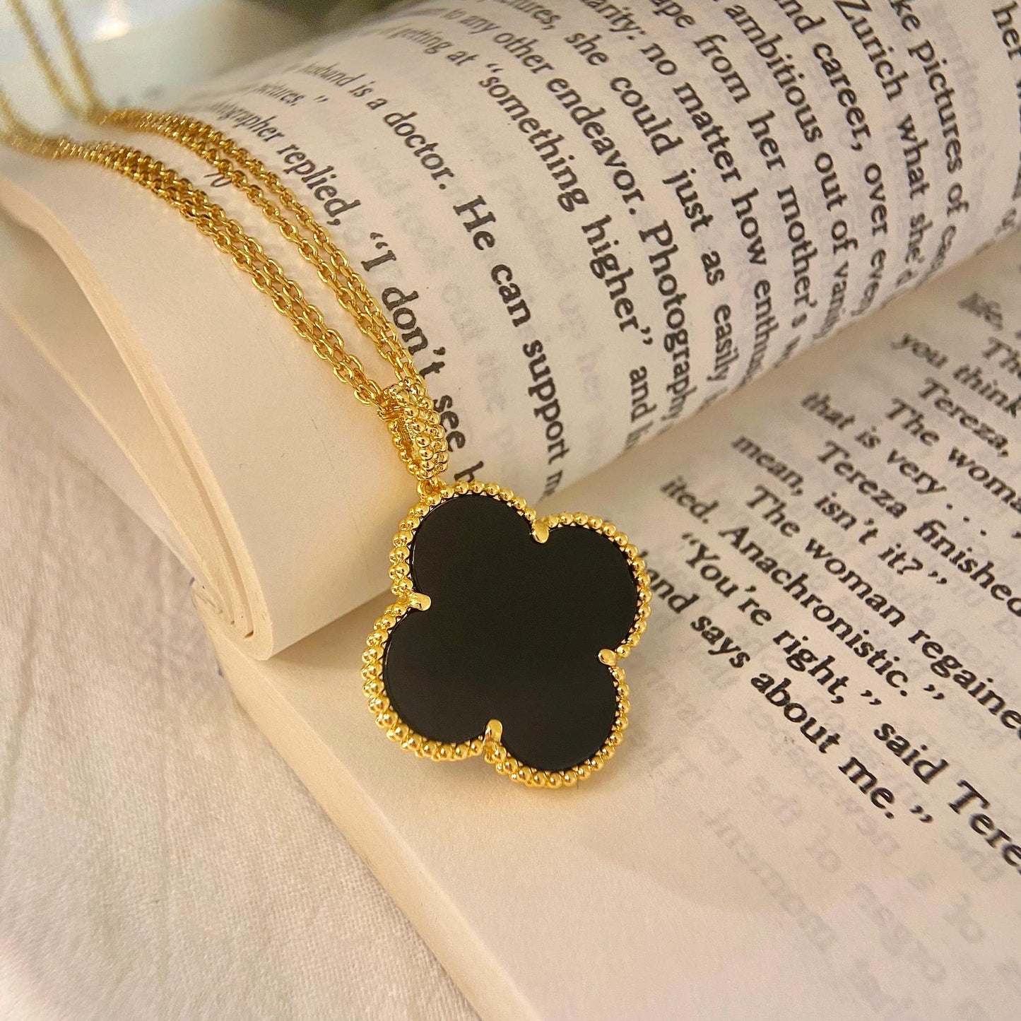 [Aurora]CLOVER 25MM NECKLACE GOLD ONYX