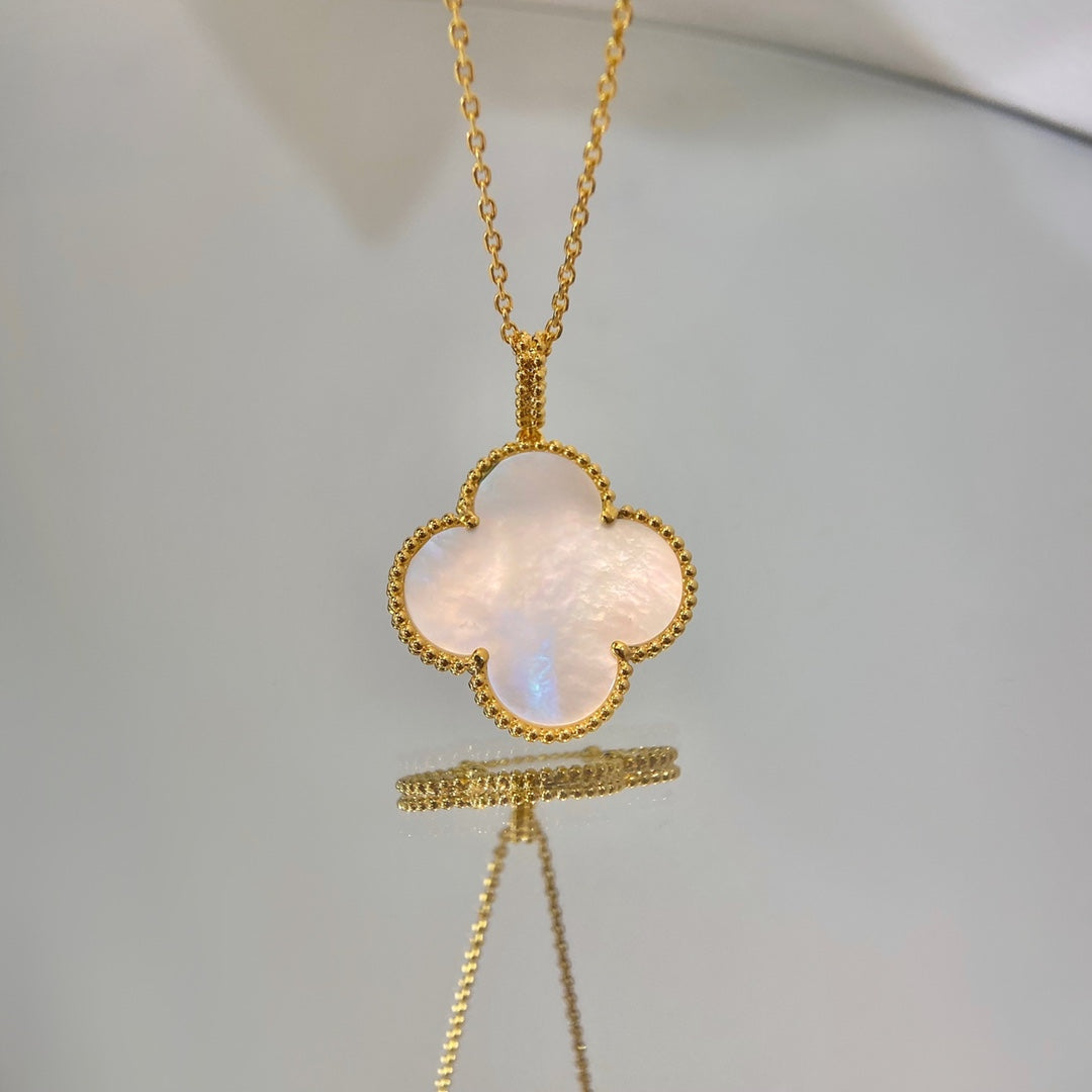 [Aurora]CLOVER 25MM MOP LARGE PENDANT NECKLACE