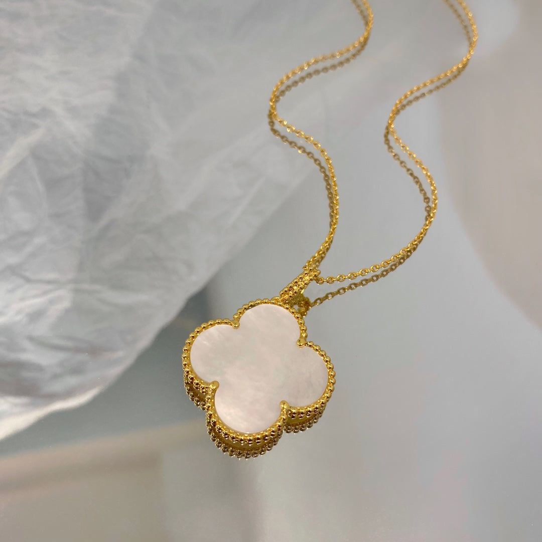 [Aurora]CLOVER 25MM MOP LARGE PENDANT NECKLACE