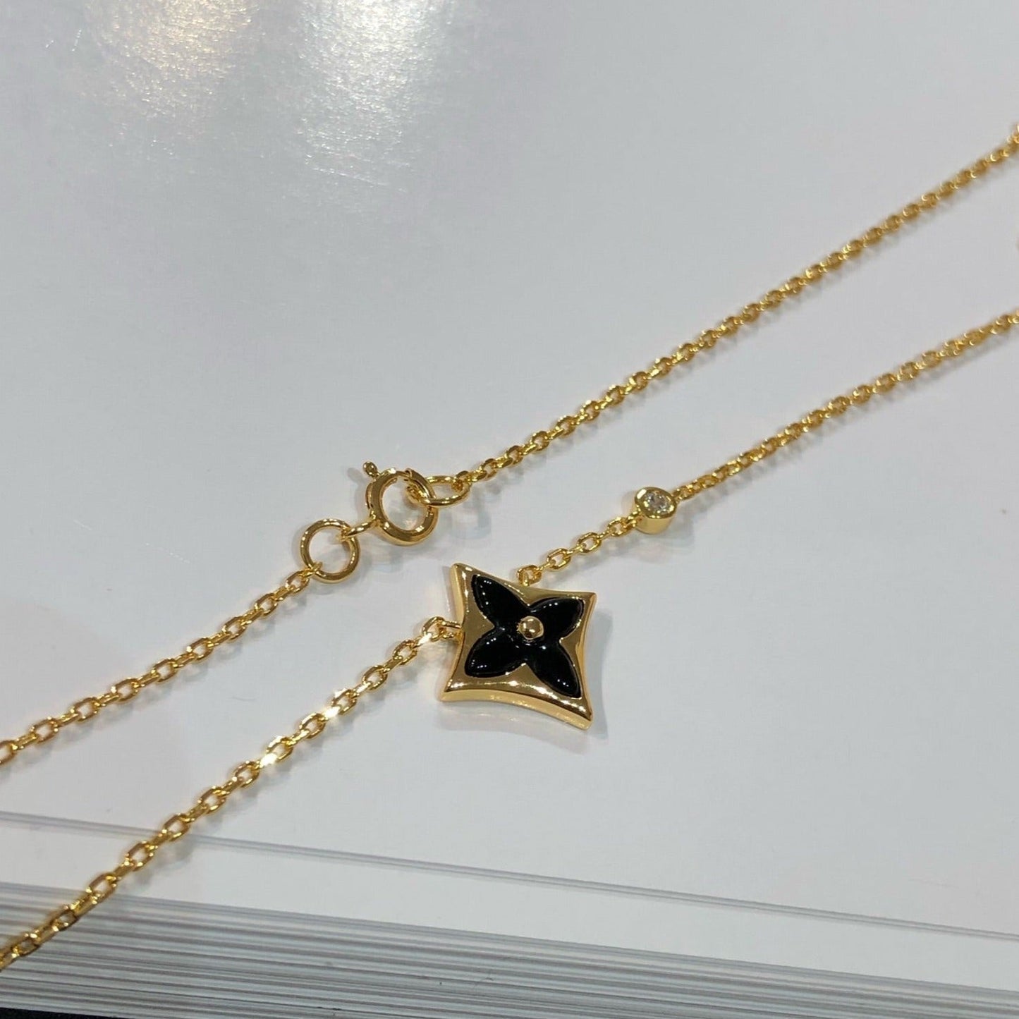 [Aurora]STAR BLACK MOP NECKLACE