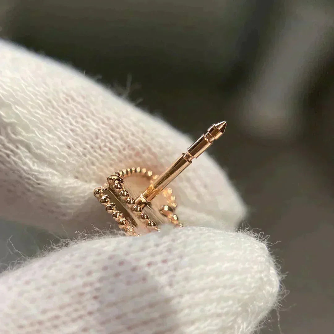 [Aurora]HEART CARNELIAN STUD EARRINGS