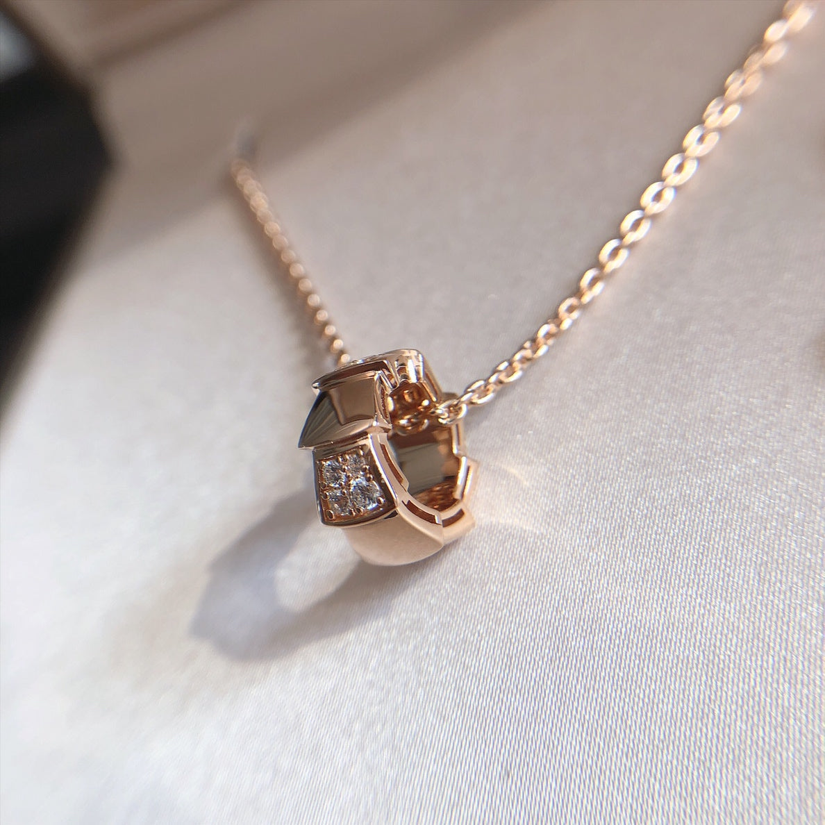 [Aurora]SERPENTI PEDANT DIAMOND PINK GOLD NECKLACE