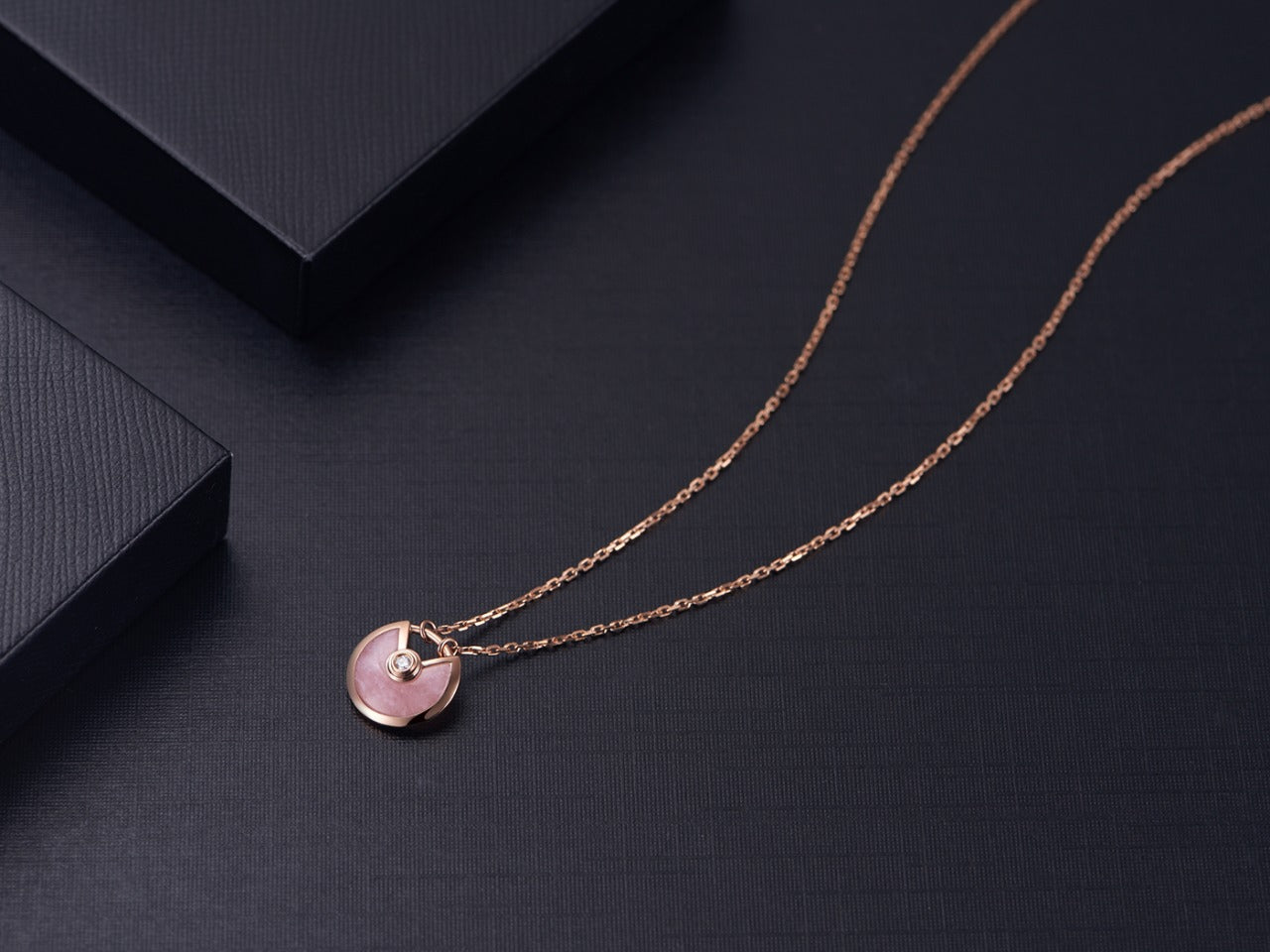 [Aurora]AMULETTE ROSE GOLD PINK MOP NECKLACE