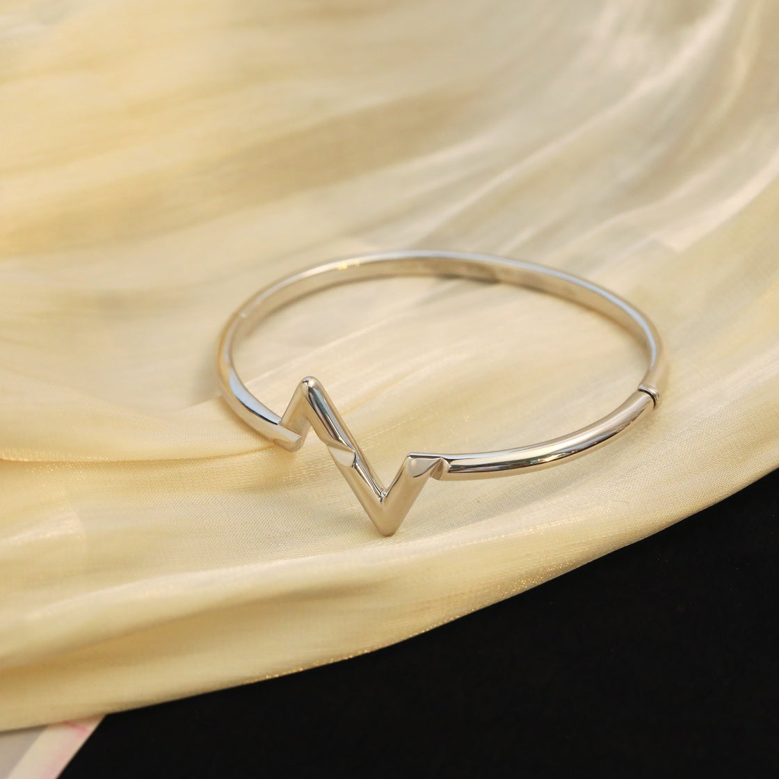 [Aurora]VOLTE UPSITE DOWN BRACELET