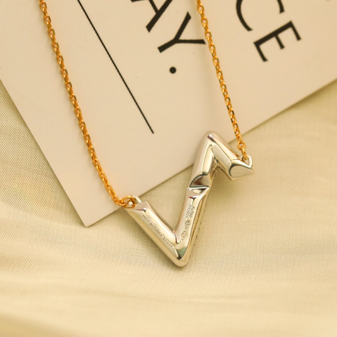 [Aurora]VOLT SILVER DIAMOND PEDANT NECKLACE