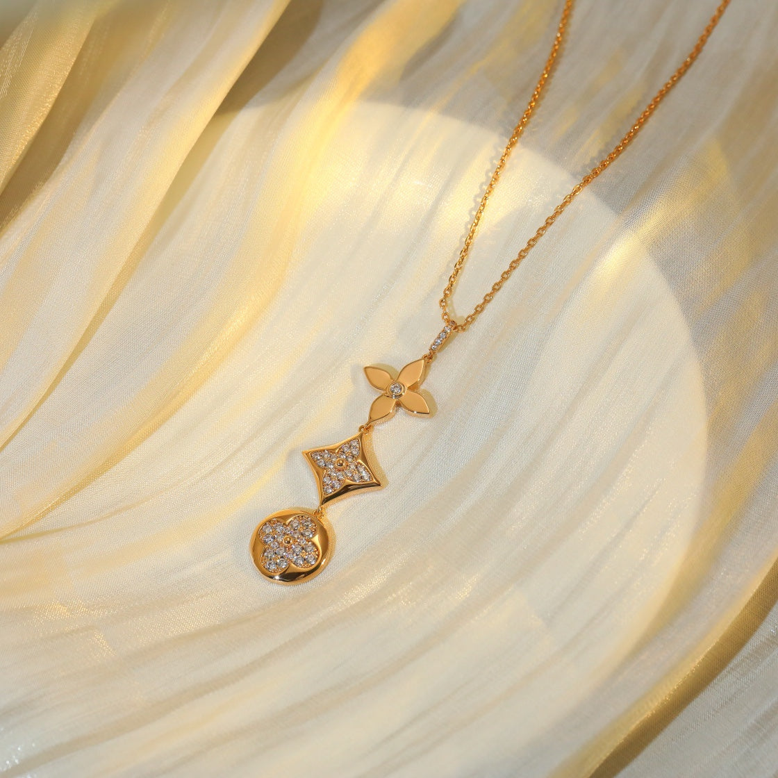[Aurora]STAR AND SUN DIAMOND PINK GOLD NECKLACE
