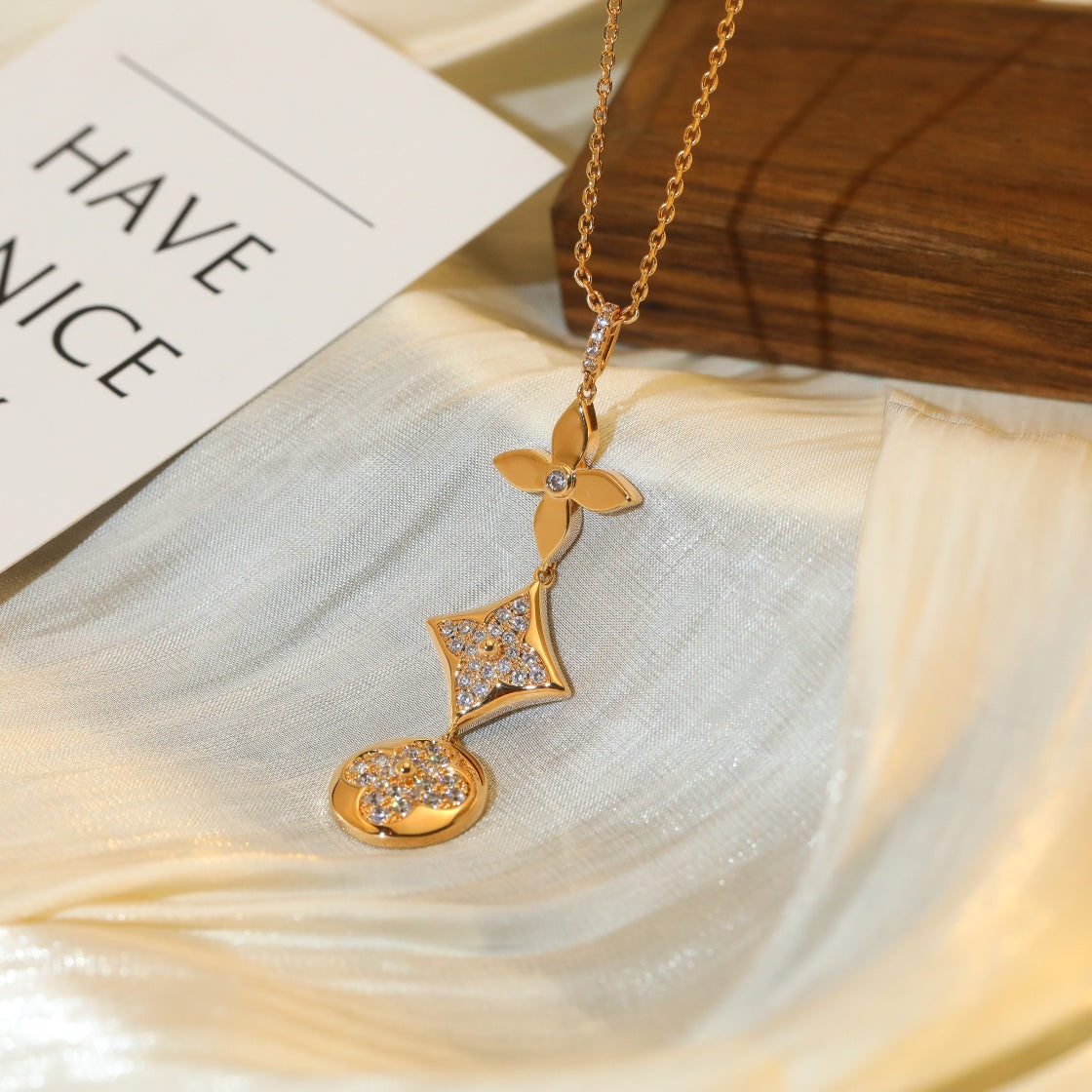 [Aurora]STAR AND SUN DIAMOND PINK GOLD NECKLACE