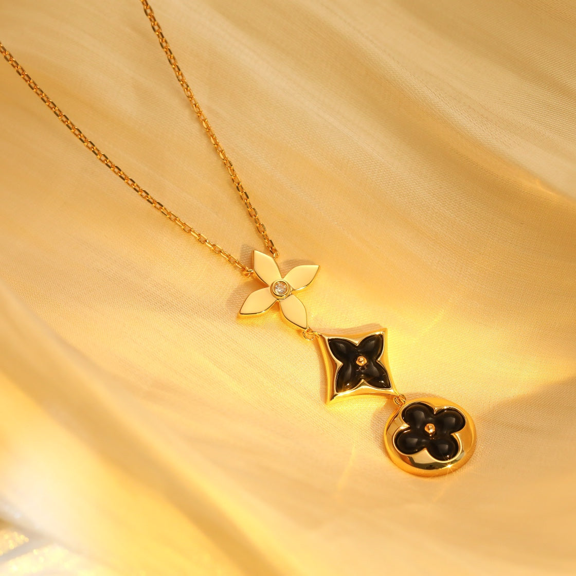 [Aurora]STAR AND SUN ONYX PINK GOLD NECKLACE