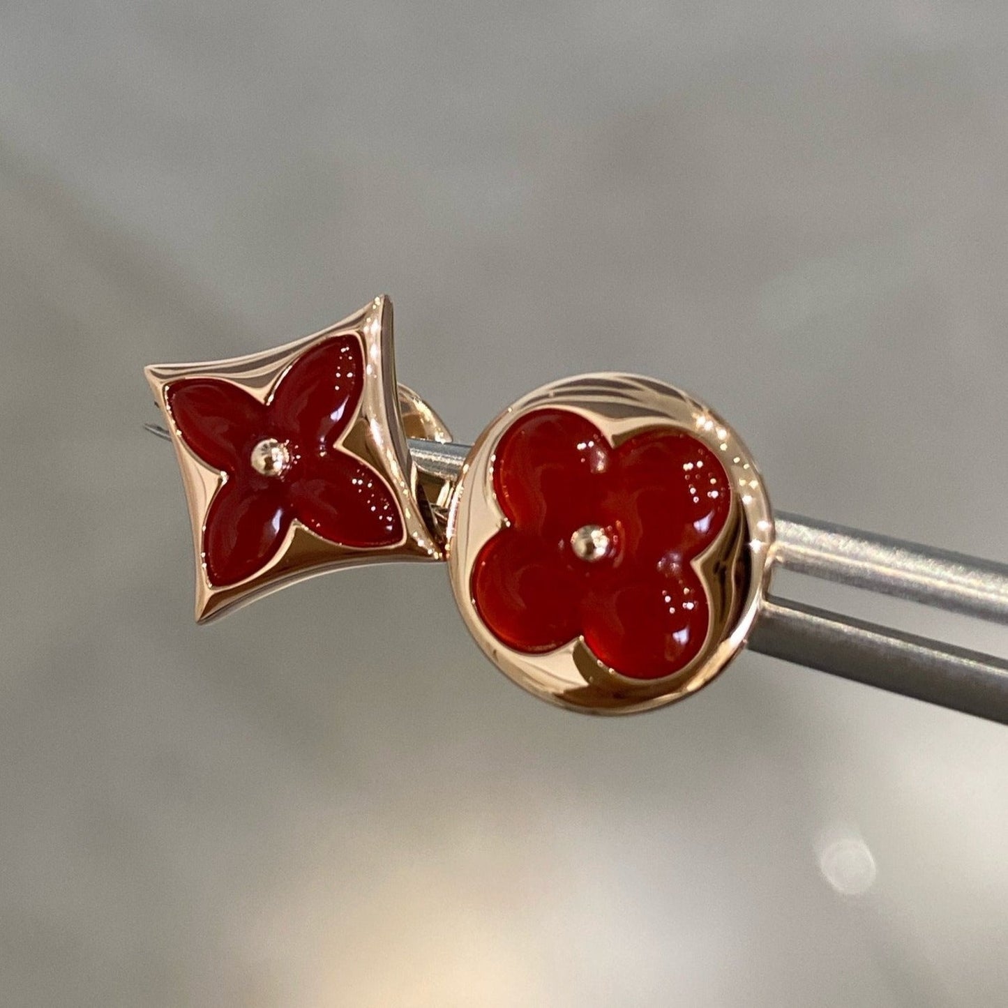 [AURORA]STAR AND SUN PINK GOLD CARNELIAN STUD EARRINGS