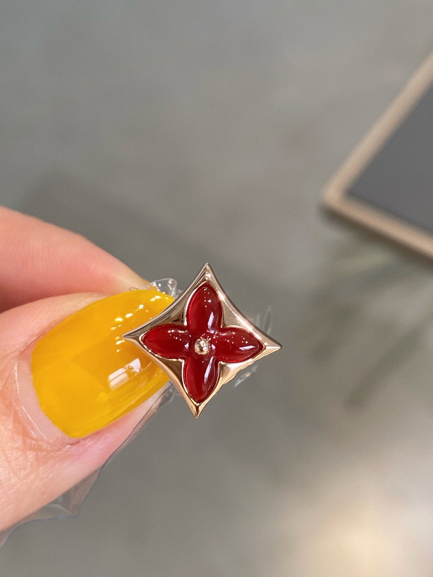 [Aurora]STAR AND SUN PINK GOLD CARNELIAN STUD EARRINGS