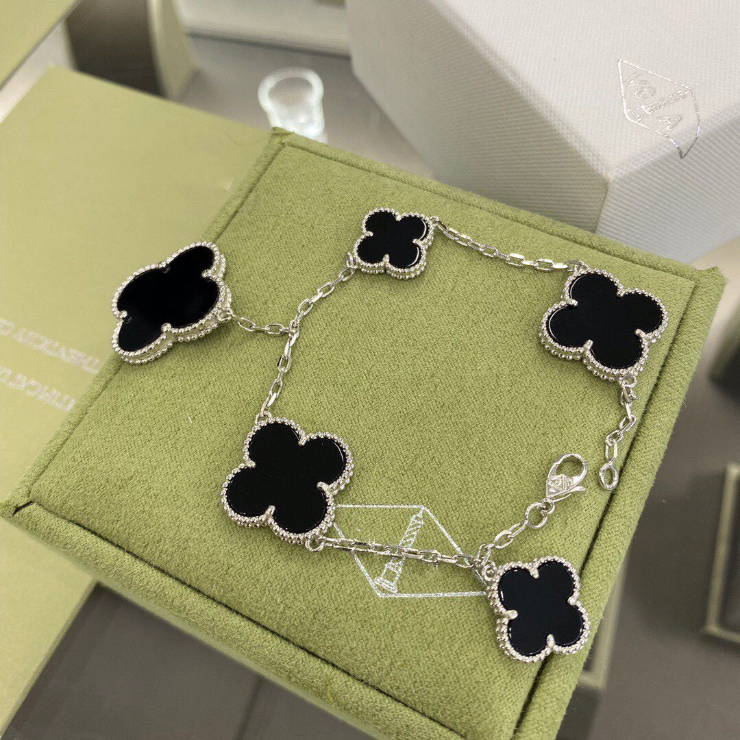 [Aurora]CLOVER 5 MOTIFS SIVLER ONYX BRACELET