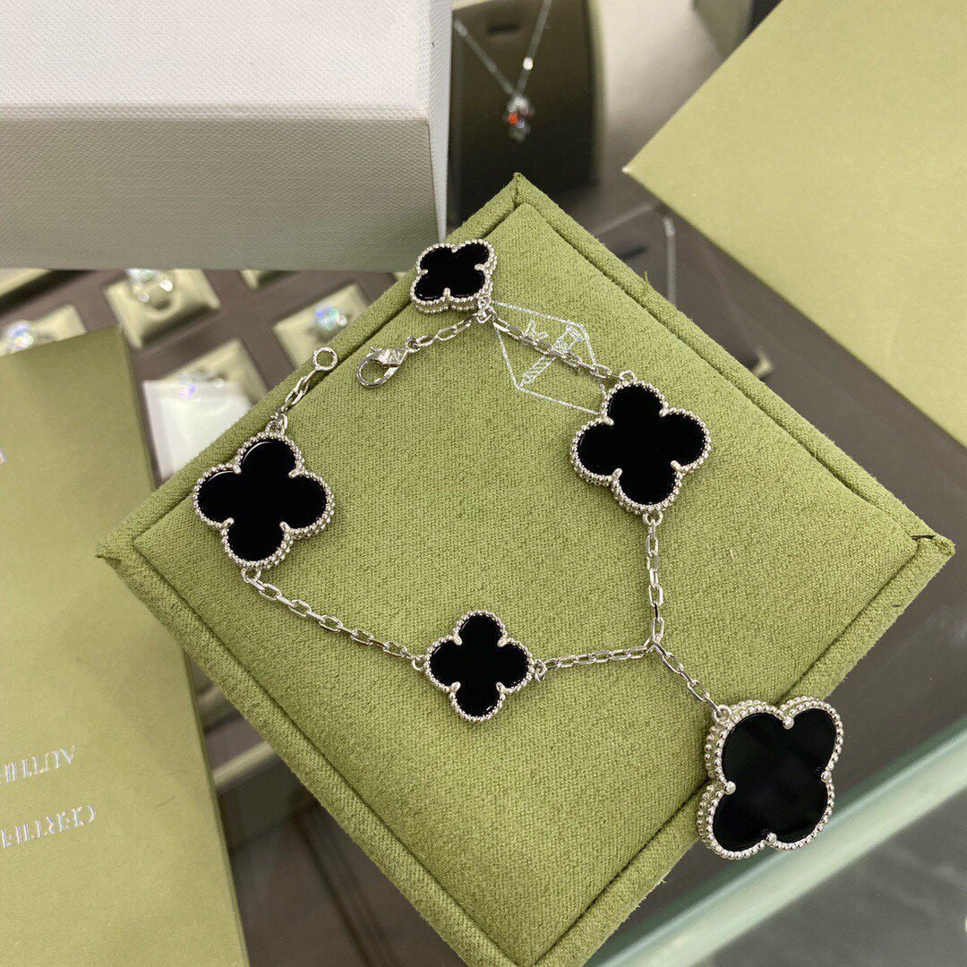 [Aurora]CLOVER 5 MOTIFS SIVLER ONYX BRACELET