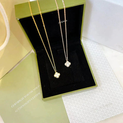 [Aurora]CLOVER MINI 9.5MM WHITE MOTHER-OF-PEARL NECKLACE