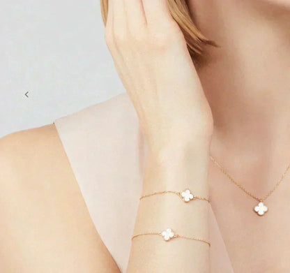 [Aurora]CLOVER MINI 9.5MM WHITE MOTHER-OF-PEARL NECKLACE