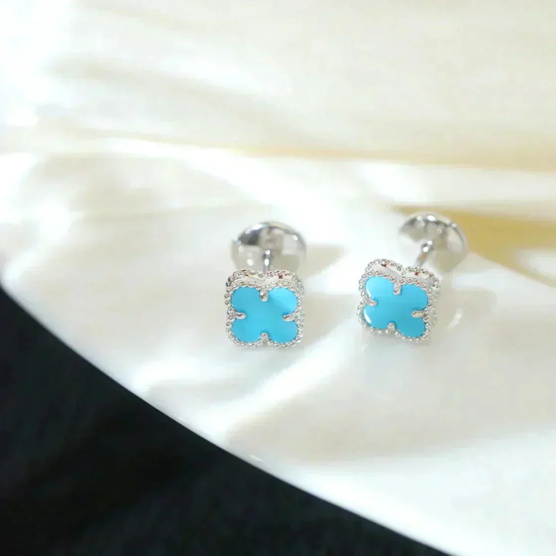 [Aurora]CLOVER MINI 9.5MM ONYX STUD EARRINGS SILVER