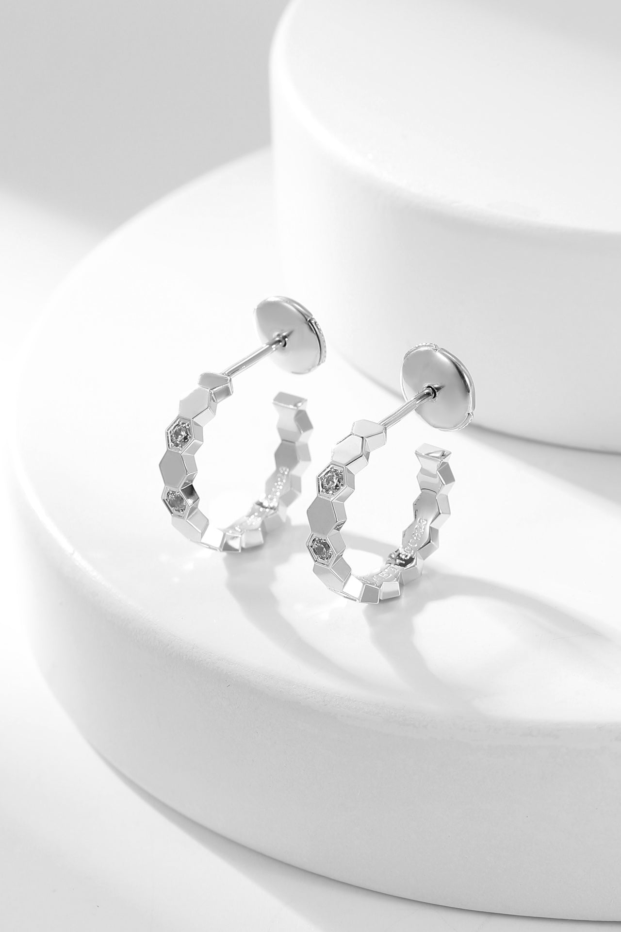 [Aurora]BEE LOVE DIAMOND HOOP EARRINGS