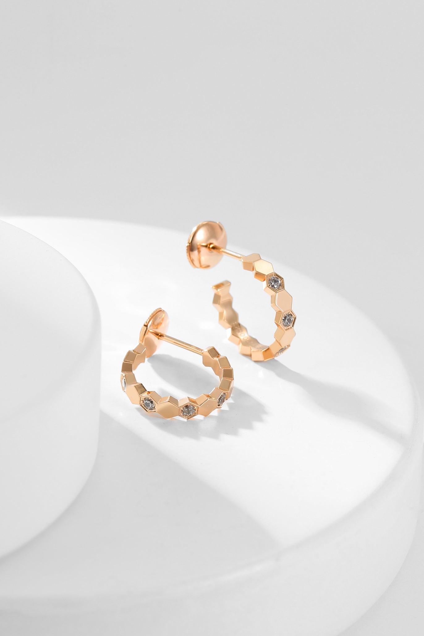 [Aurora]BEE LOVE DIAMOND HOOP EARRINGS