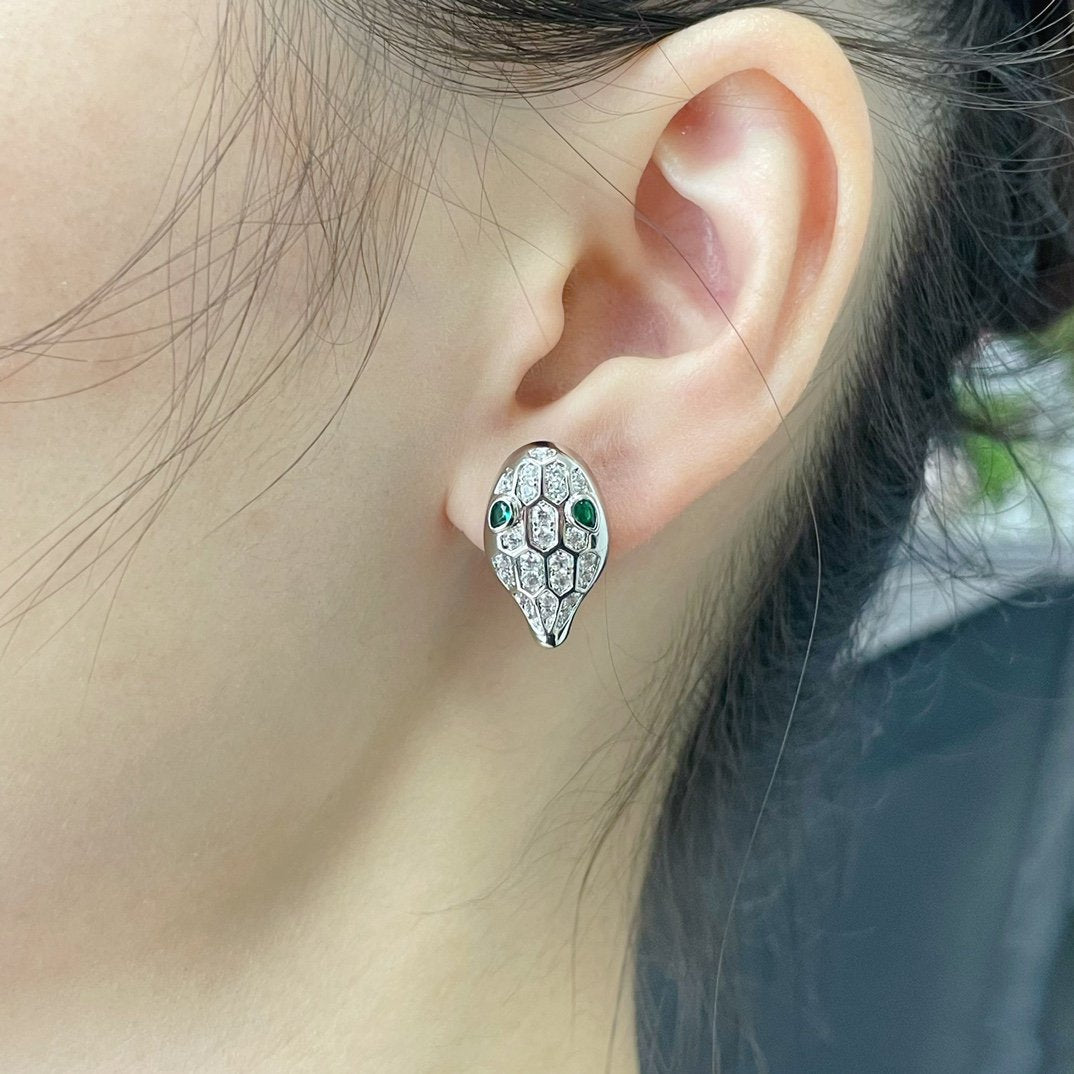[オーロラ]サーペント ダイヤモンド スタッドピアス