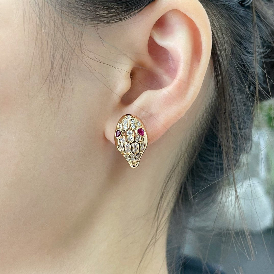 [オーロラ]サーペント ダイヤモンド スタッドピアス