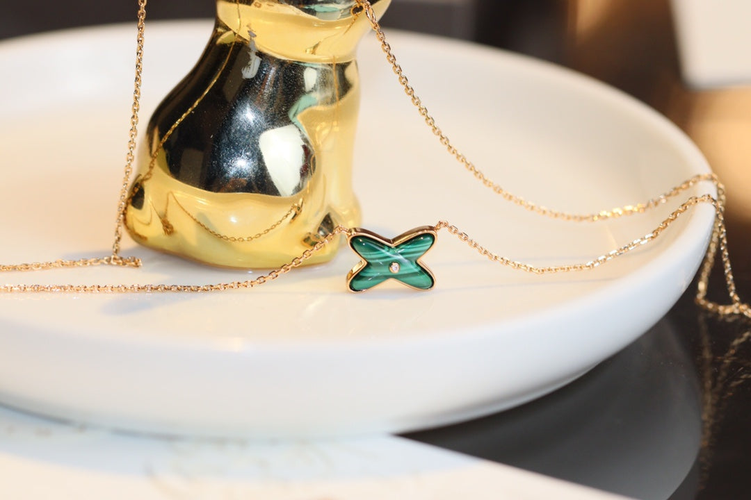 [Aurora]JEUX MALACHITE 1 DIAMOND PINK GOLD NECKLACE