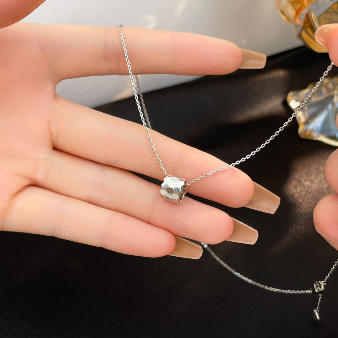[Aurora]BEE MINI NECKLACE