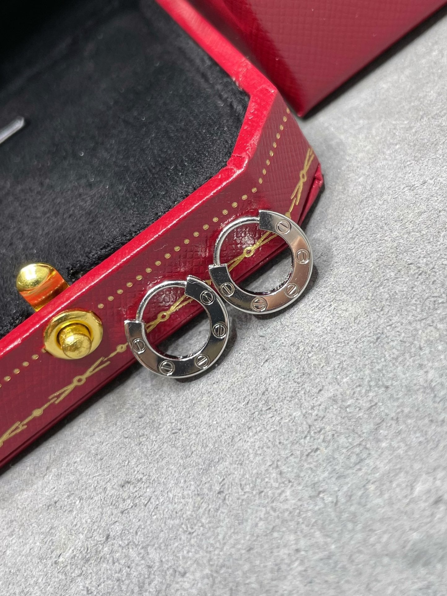[Aurora]LOVE MINI EARRINGS
