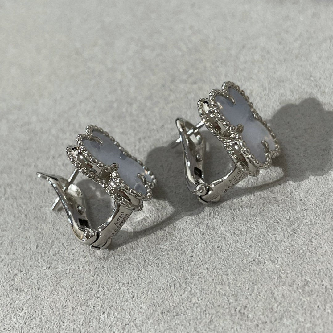 [Aurora]CLOVER CHALCEDONY SILVER STUD EARRINGS