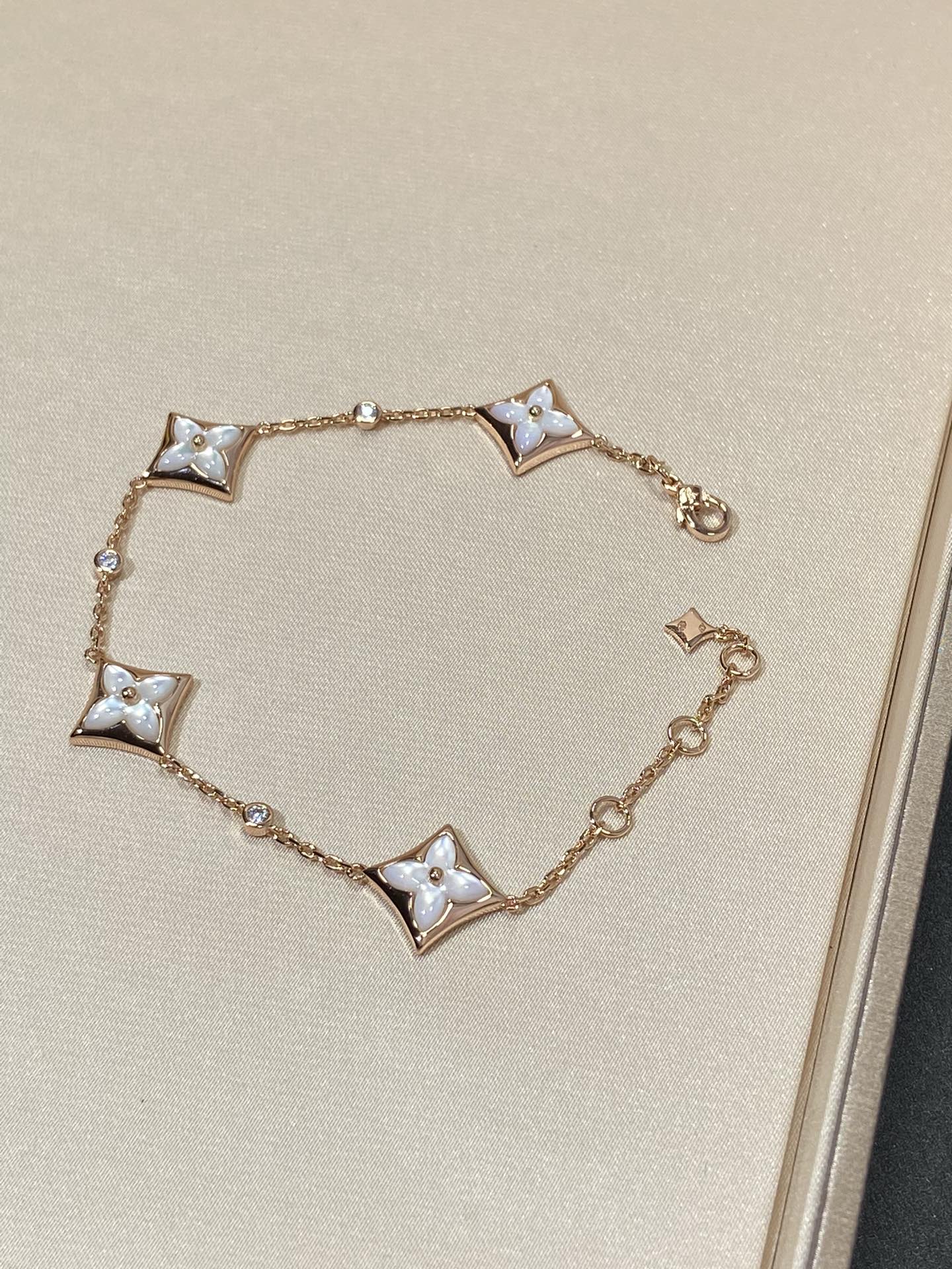[Aurora]STAR 4 MOTIF MOP DIAMOND PINK GOLD BRACELET