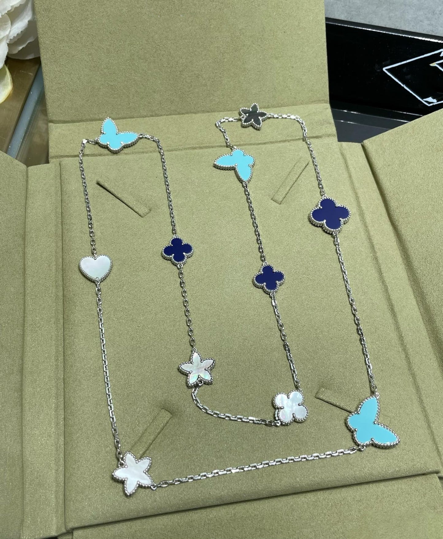 [Aurora]LUCKY CLOVER SILVER 11 MOTIF NECKLACE