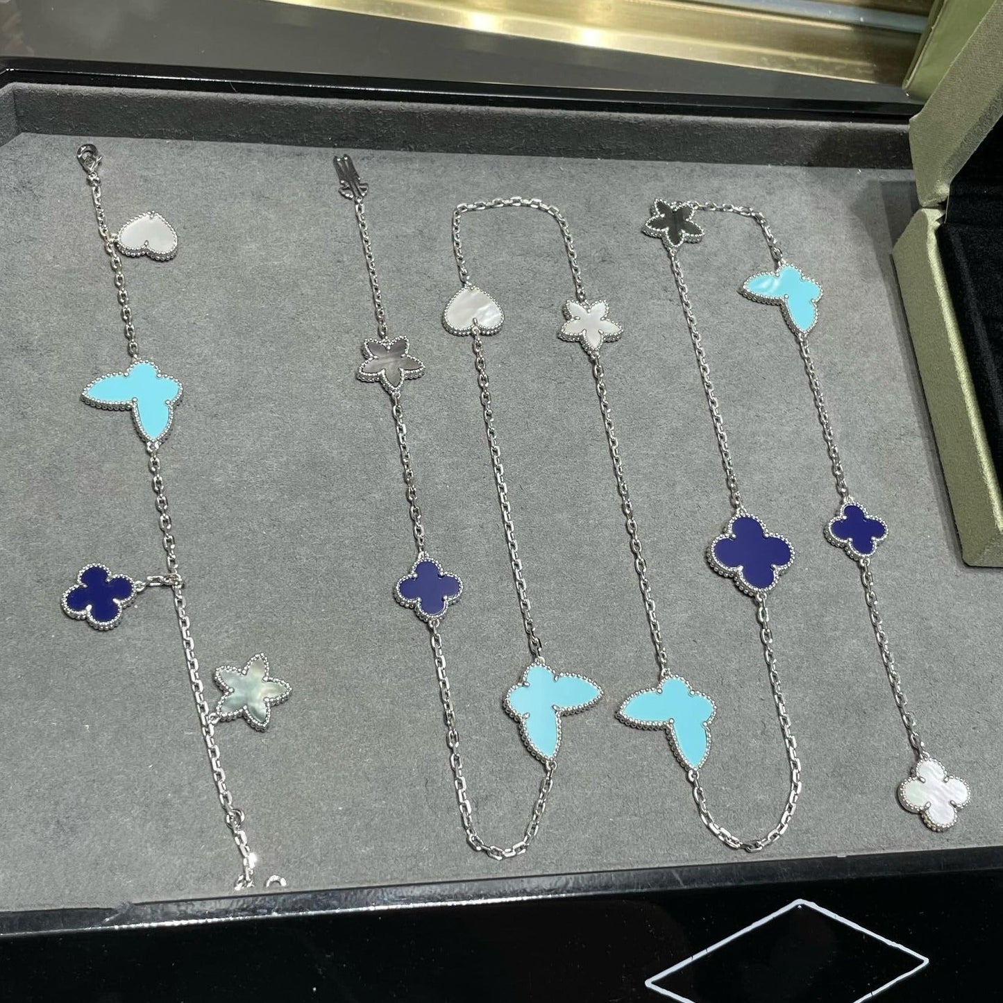 [Aurora]LUCKY CLOVER SILVER 11 MOTIF NECKLACE