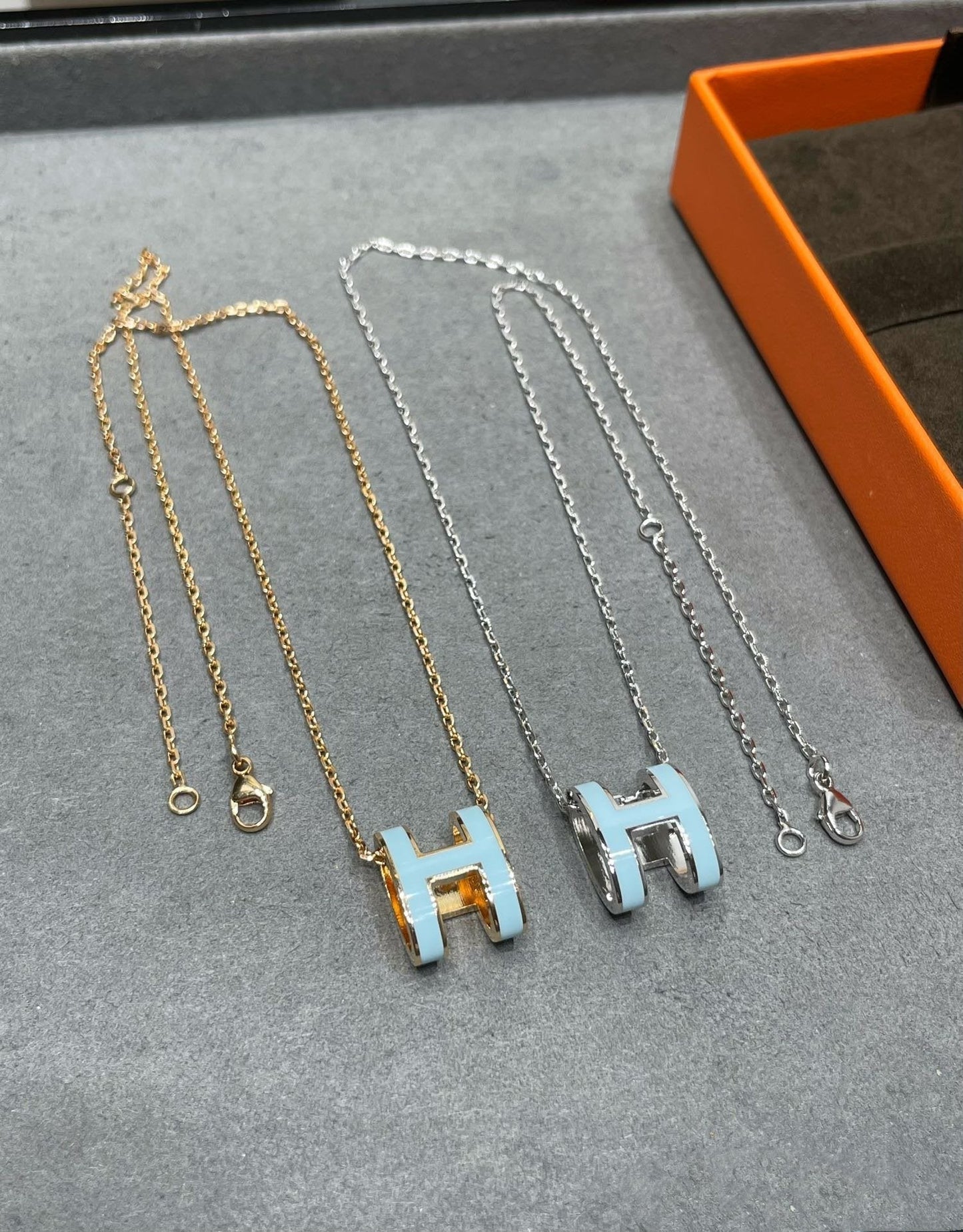 [Aurora]POP H SKY BLUE NECKLACE