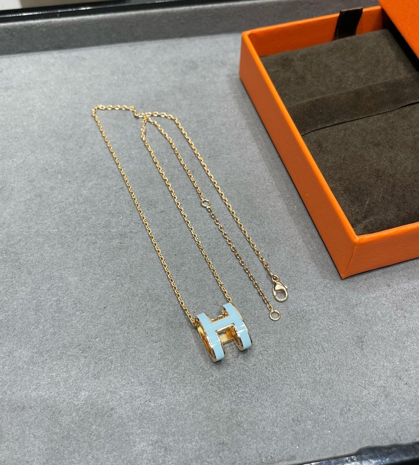 [Aurora]POP H SKY BLUE NECKLACE