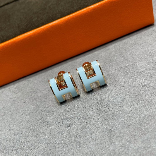 [AURORA]POP H SKY BLUE STUD EARRINGS