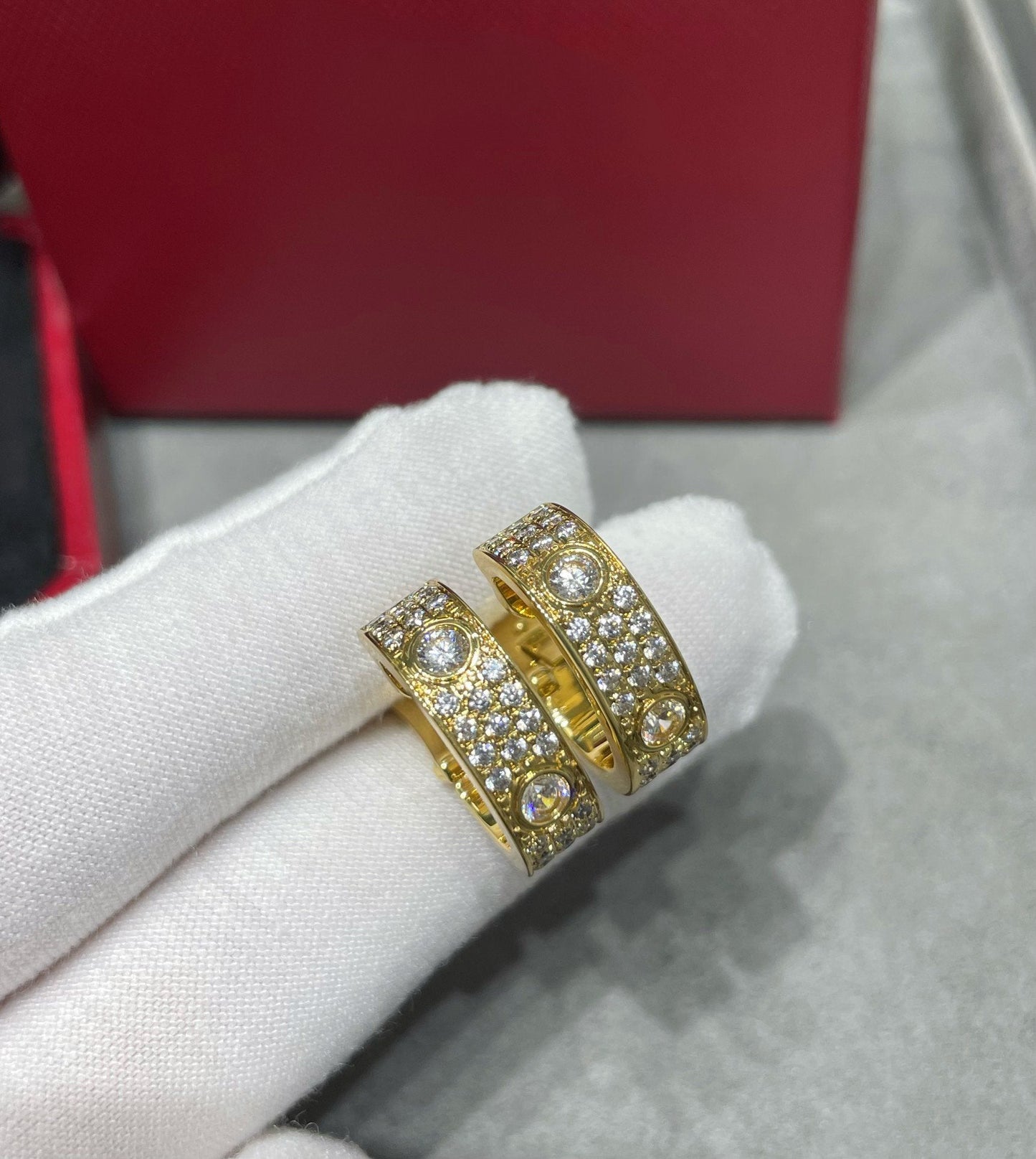 [Aurora]LOVE 5.5MM DIAMOND PAVED EARRINGS