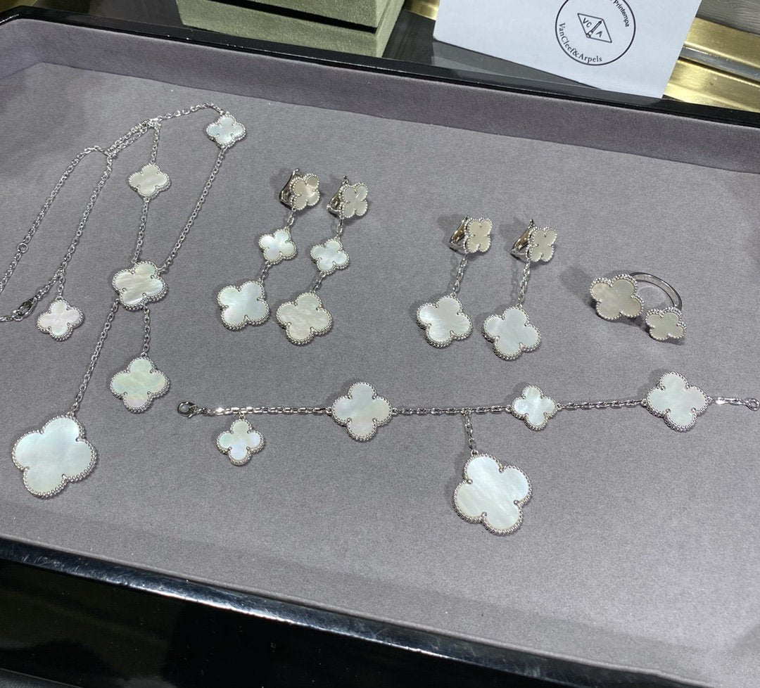 [AURORA]CLOVER 5 MOTIF WHITE MOP SILVER BRACELET