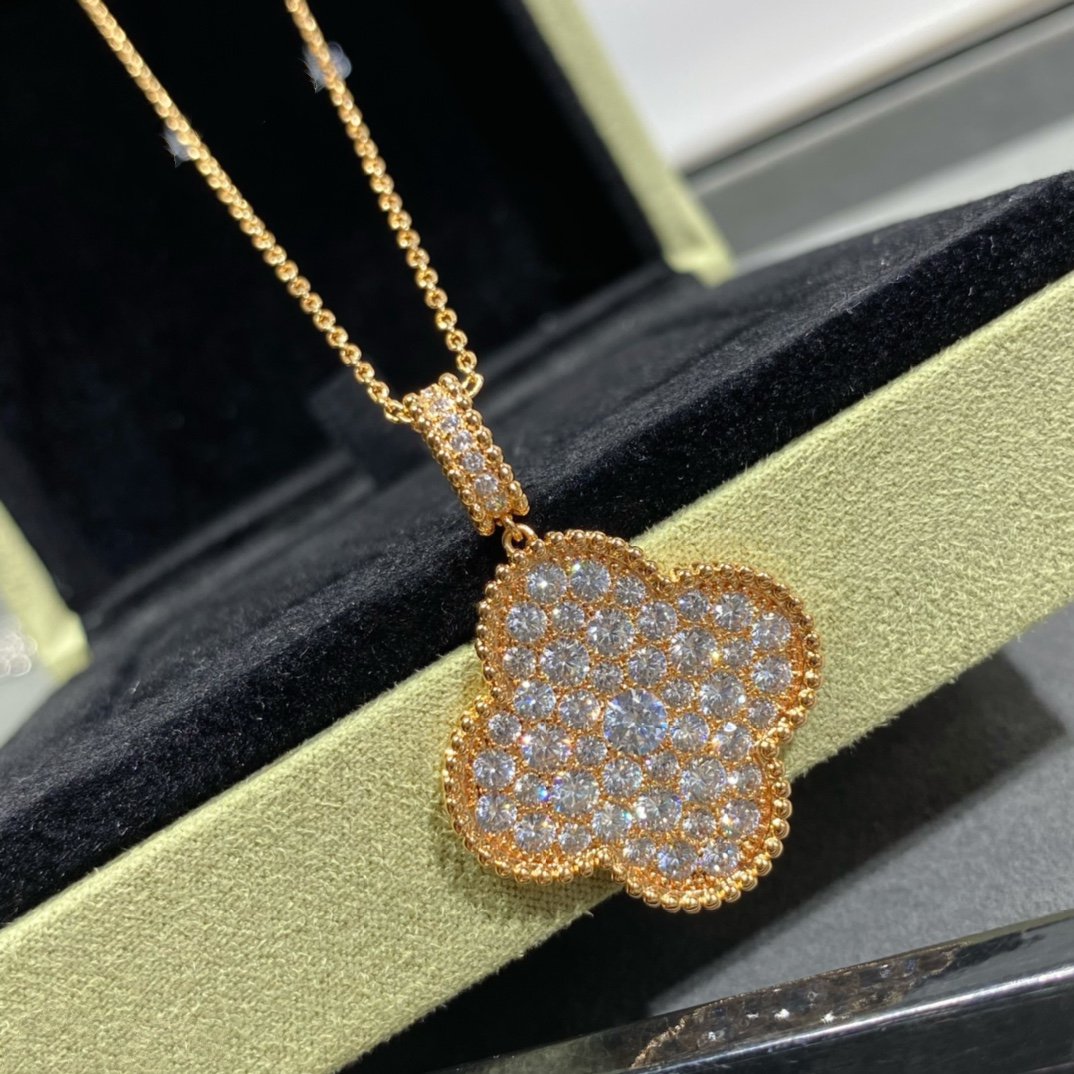 [Aurora]CLOVER 25MM LARGE PEDANT DIAMOND PAVED LONG NECKLACE