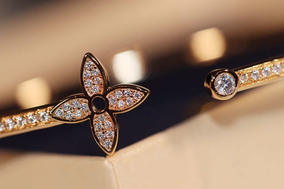 [Aurora]IDYLLE GOLD OPEN BRACELET DIAMOND PAVED