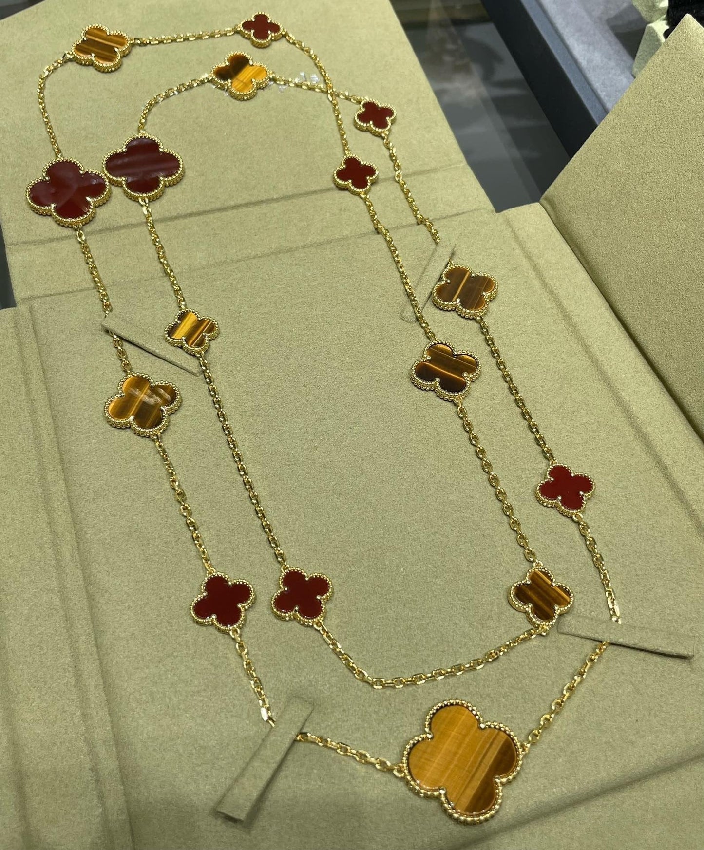 [Aurora]CLOVER 16 MOTIF CARNELIAN TIGER EYE ROSE GOLD NECKLACE