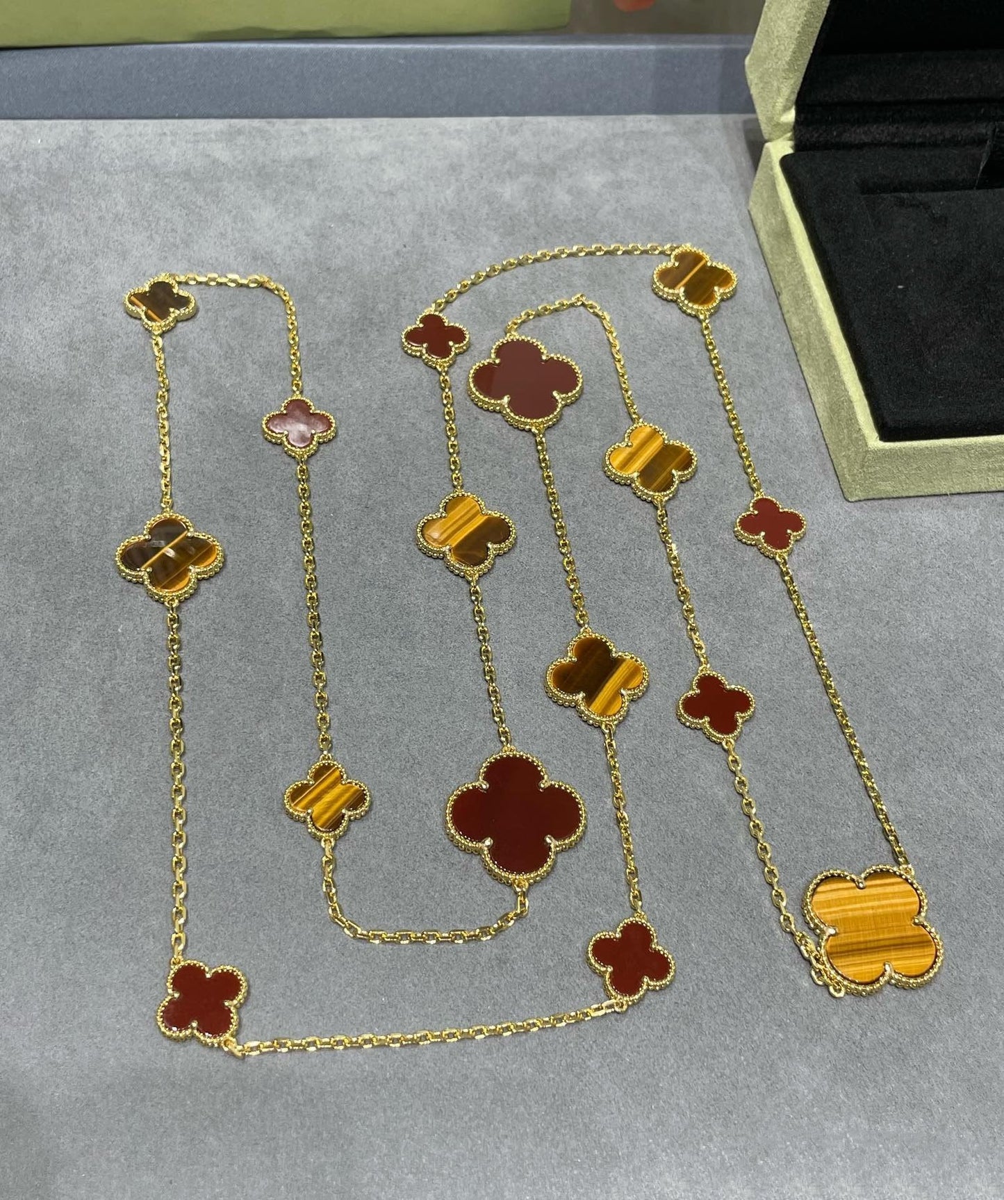 [Aurora]CLOVER 16 MOTIF CARNELIAN TIGER EYE ROSE GOLD NECKLACE