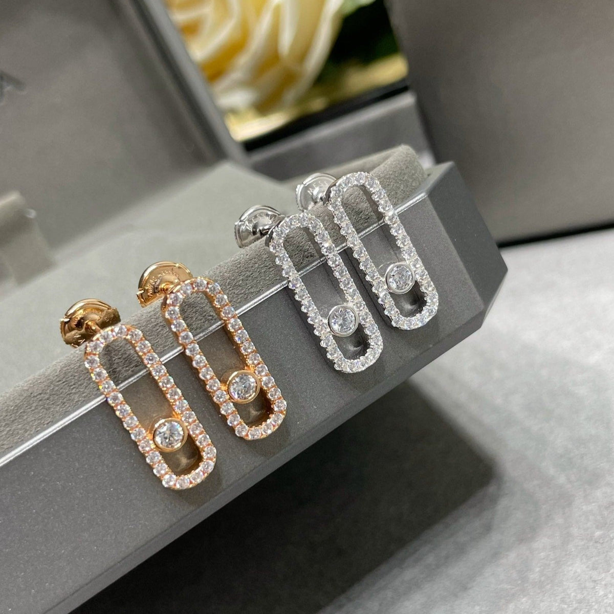 [AURORA]MOVE UNO STUD DIAMOND PAVED EARRINGS