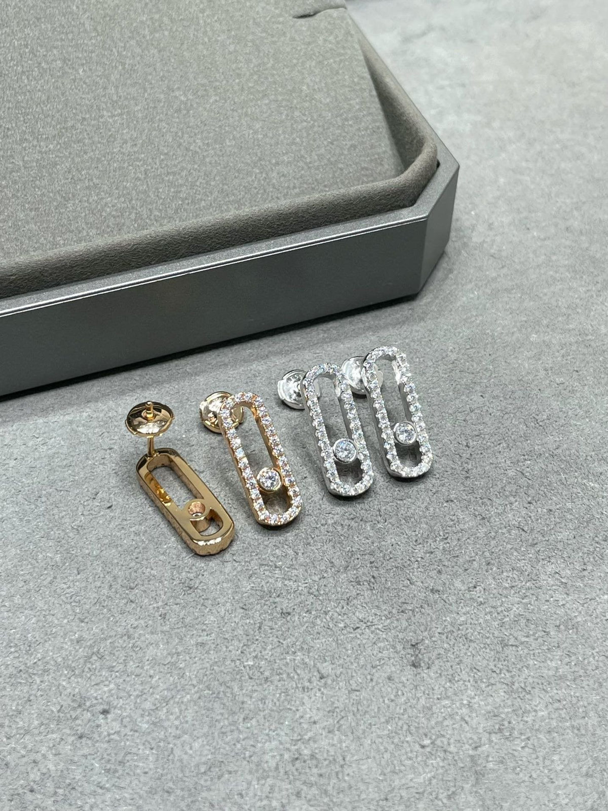 [AURORA]MOVE UNO STUD DIAMOND PAVED EARRINGS