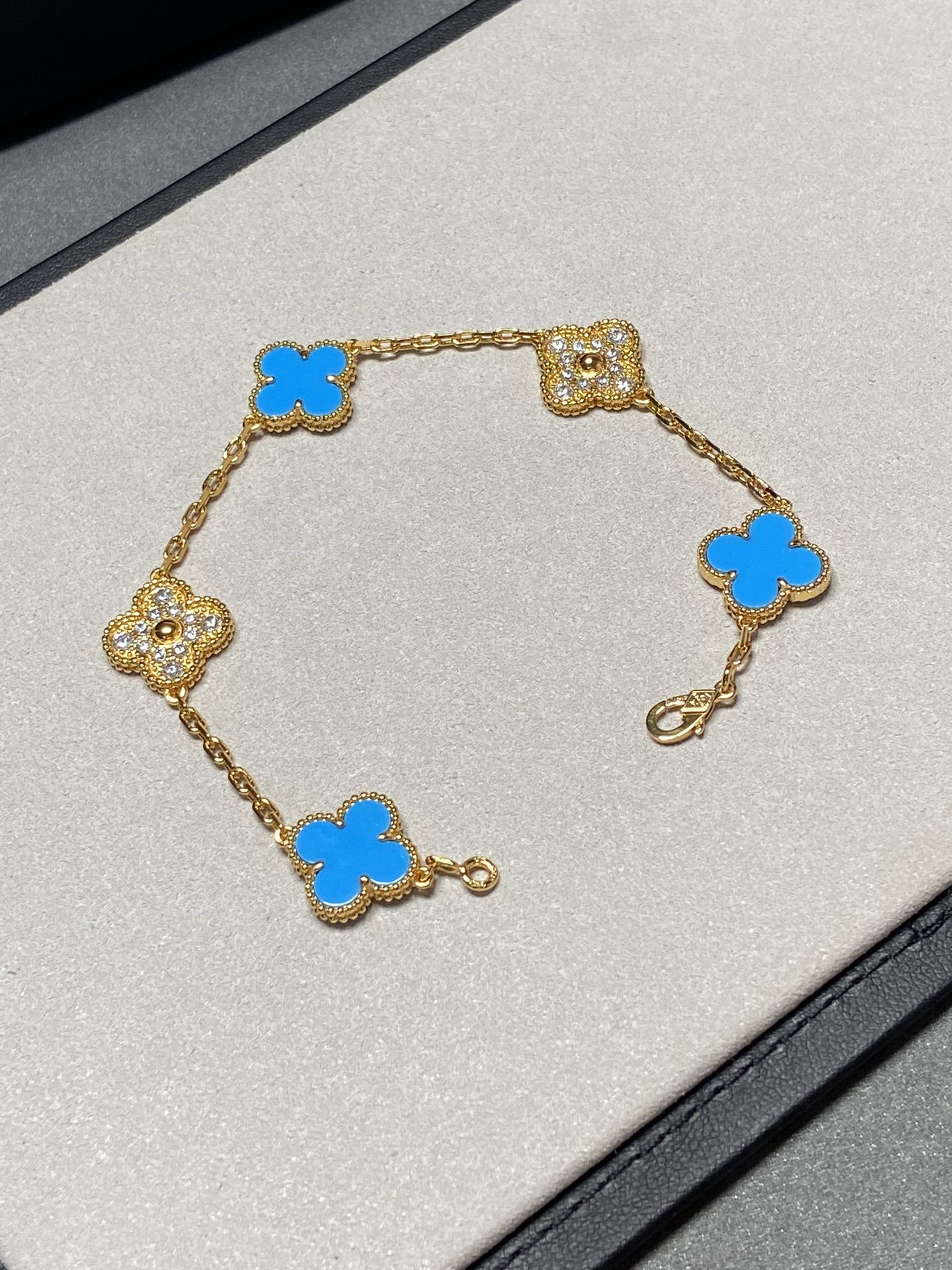 [Aurora]CLOVER 5 MOTIF BLUE CHALCEDONY DIAMOND GOLD BRACELET