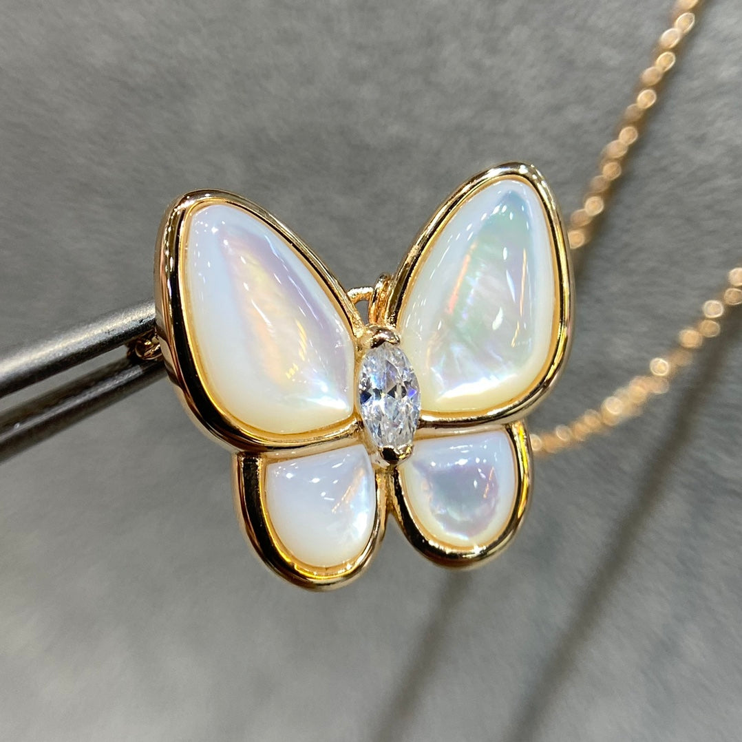 [Aurora]BUTTERFLY MOP DIAMOND NECKLACE