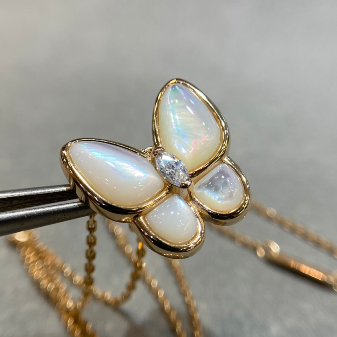 [Aurora]BUTTERFLY MOP DIAMOND NECKLACE
