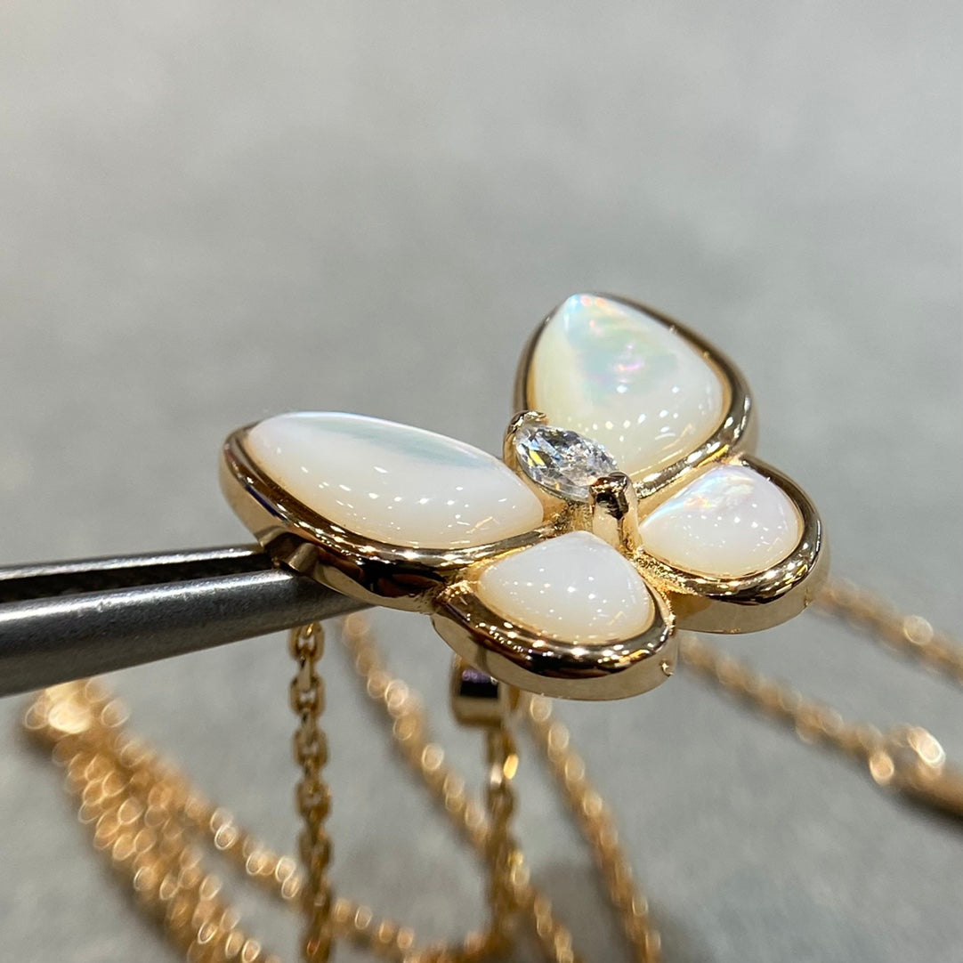 [Aurora]BUTTERFLY MOP DIAMOND NECKLACE
